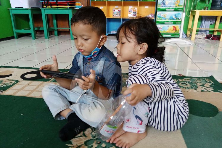 Waspadai Dampak Penggunaan Gadget Terhadap Perkembangan Sosial Anak ...