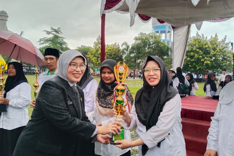 Prestasi Ganda MA Darul Muqorrobin Kendal Warnai Peringatan HAB Kemenag ke-80