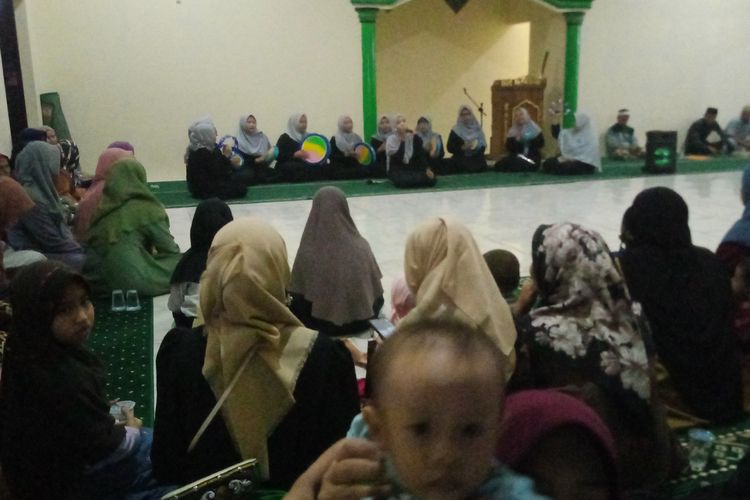 Kedatangan Guru dari Hadhramaut dan Al Anwar, Rembang, Santri Pesantren Kilat Masjid Jamie Al Ikhlas Cogreg Semangat Belajar