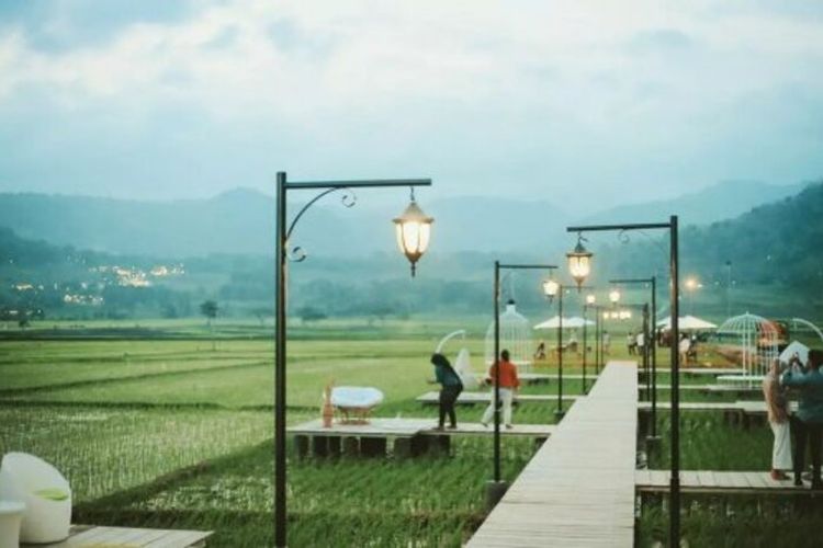 3 Rekomendasi Akomodasi Glamping Di Bandung Untuk Liburan Bersama ...