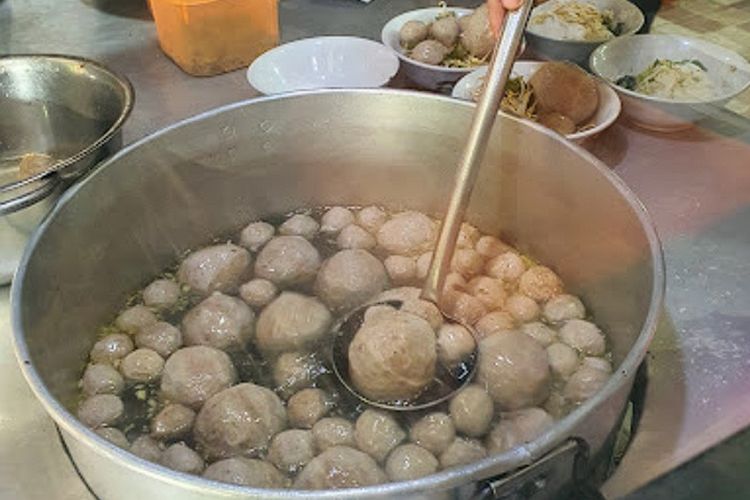 Ini Dia 10 Rekomendasi Warung Makan Bakso Di Tangerang Yang Terkenal