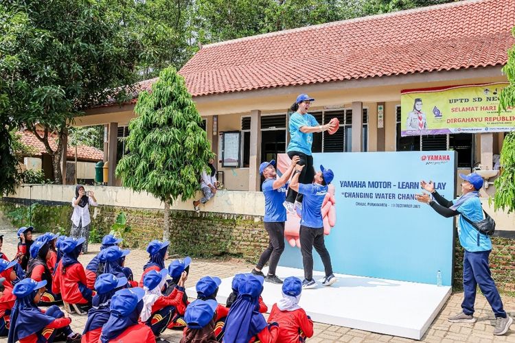 Tingkatkan Kualitas Hidup Masyarakat Desa, Yamaha Hadirkan Sistem Pengolahan Air Minum Bersih Hingga Edukasi Anak Sekolah Dasar   