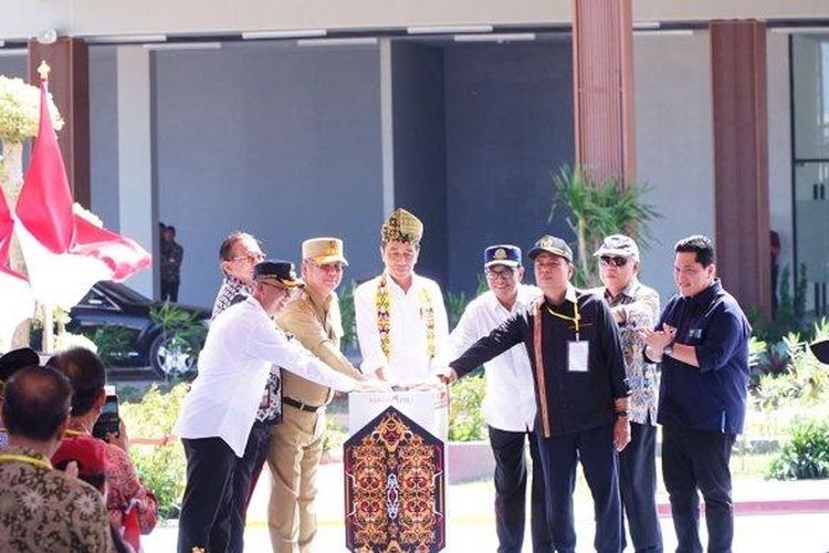 Presiden RI Ir Joko Widodo Resmikan Bandara Singkawang dengan Panjang Runaway 2000 Meter