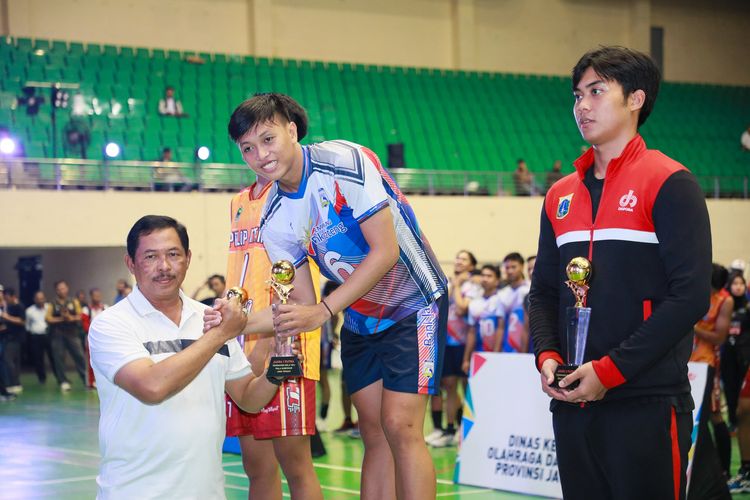 Bank Jateng dan Petrokimia Gresik Sabet Juara Turnamen Bola Voli Piala Gubernur Jateng 2024