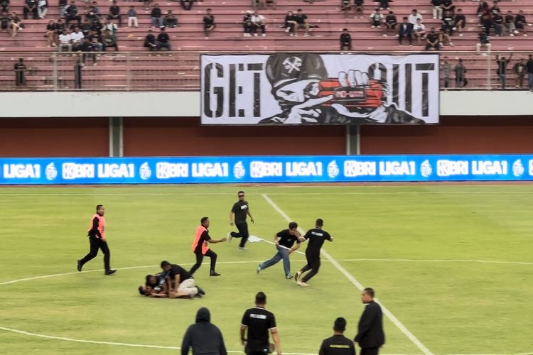 PSS Belum Bisa Putus Kutukan di Kandang, PSS Fans Luapkan Kekecewaan