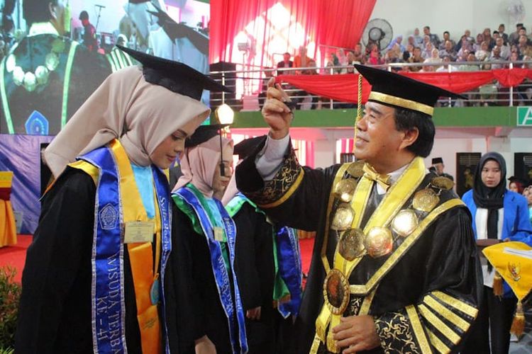 Gelar Wisuda ke 41, Unimus Lepas 1.264 Wisudawan