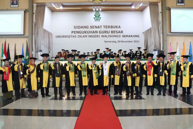 Terbanyak Sepanjang Sejarah UIN Walisongo, 15 Guru Besar Dikukuhkan Serentak