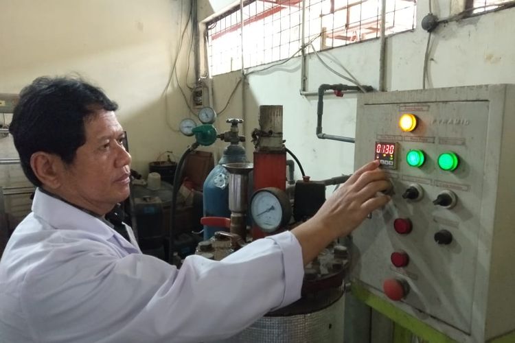 Peroleh 6 Paten Granted dalam Setahun, Dosen Vokasi Undip Teliti Teh Jadi Obat Covid