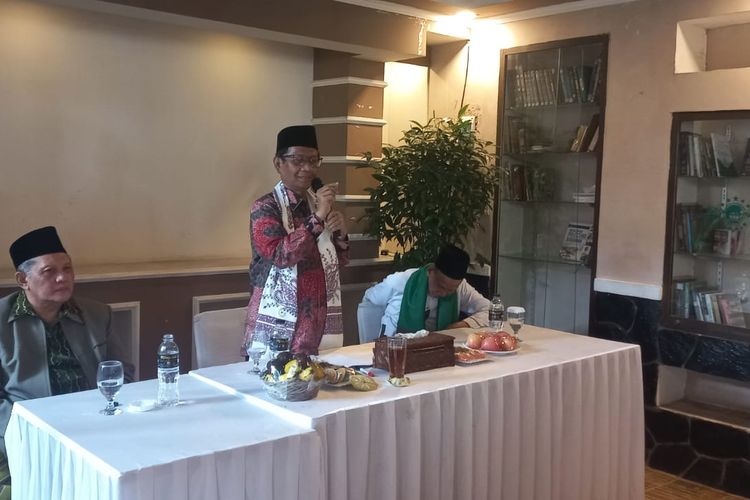 Terus Kunjungi Pesantren, Kali ini Mahfud Napak Tilas Ponpes yang Pernah Disinggahi Gus Dur 