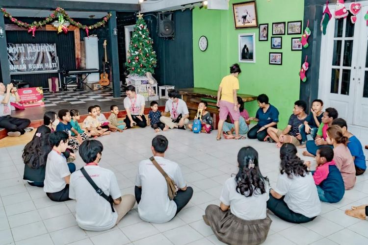Anak-Anak Panti Asuhan Rumah Buah Hati Dapat Bingkisan Natal dari Citranet