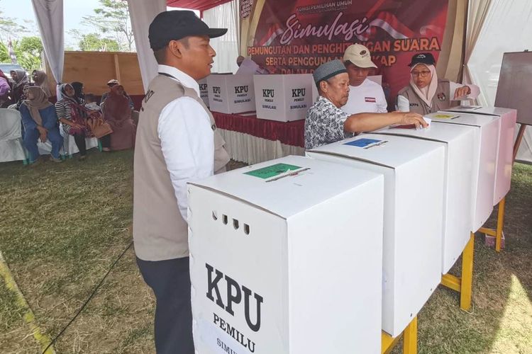 KPU Kenalkan Sirekap Saat Gelar Simulasi Pemilu 2024 - Krjogja