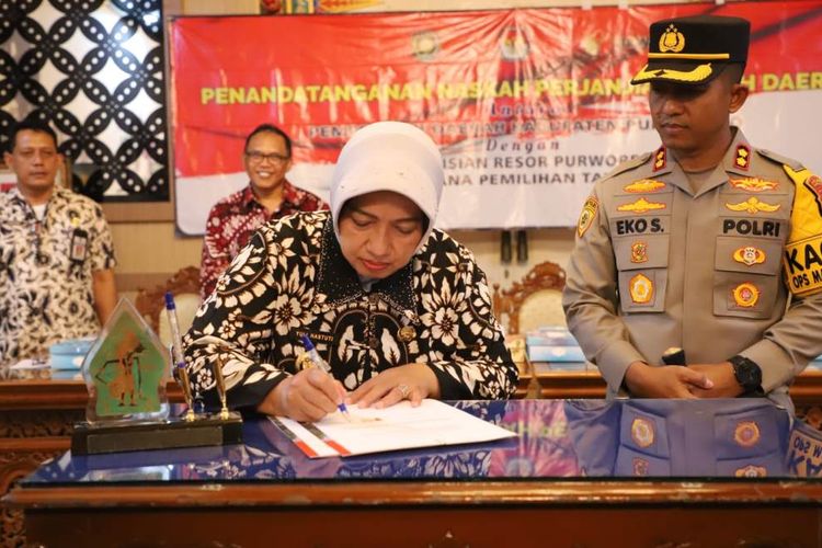 Bupati Purworejo Tandatangani NPHD Pemilukada 2024