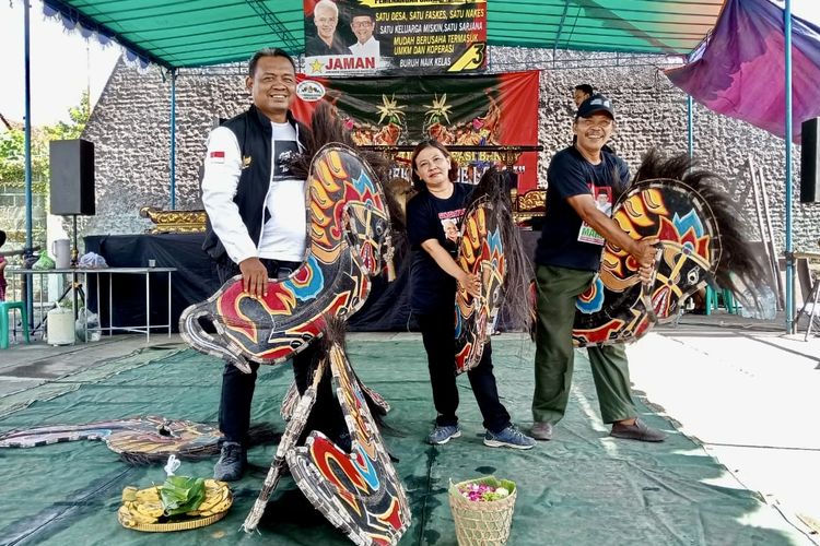 Jaman DIY Pentaskan Jathilan di Bausasran, Siap 'Gedrug' Ganjar Jika Meleng Saat Sudah Presiden