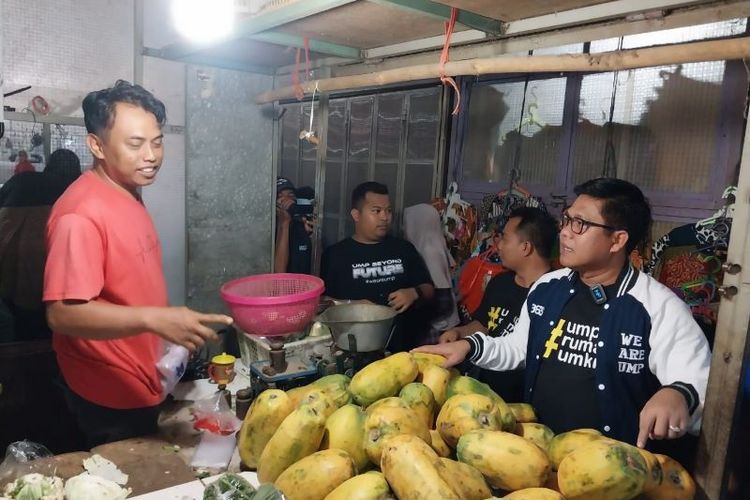 Rektor UMP Kampanye Kampus di Pasar Tradisional