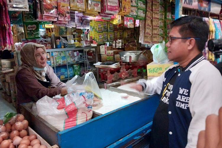 Rektor UMP Blusukan di Pasar Tradisional