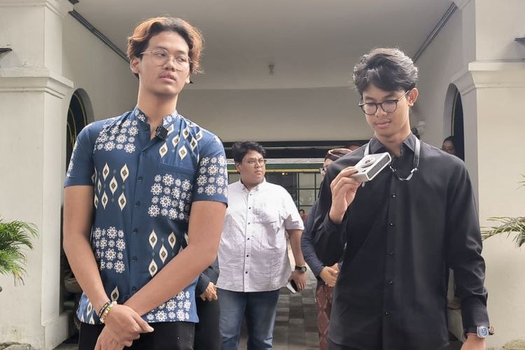 Potret Putra GKR Mangkubumi yang Jarang Terekspose Ketika Temani Alam Ganjar Berkeliling Kraton Jogja