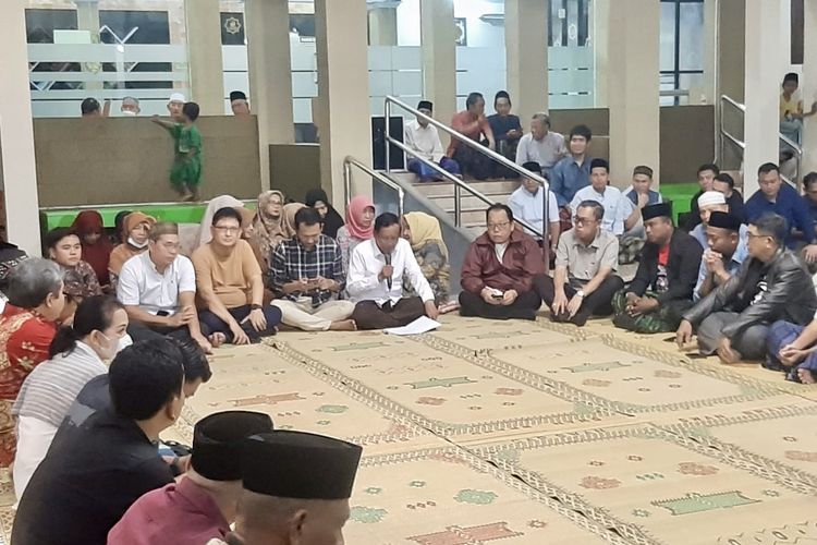 Mahfud MD Tirakatan Jelang Coblosan di Maguwoharjo, Ceritakan Doa di Tanah Suci