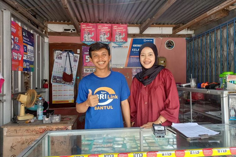  Belajar dari Agen BRIlink Kelapa Cell, Berawal dari Konter Voucher Hingga Menjadi Pusat Layanan Keuangan di Ujung Selatan Bantul