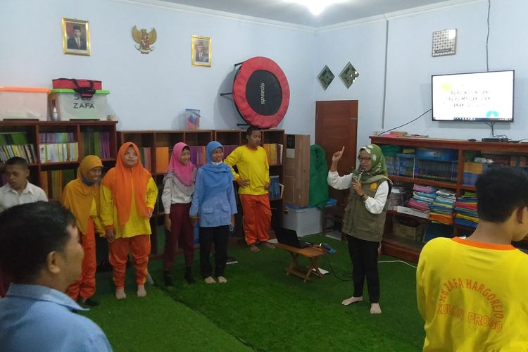 Sosialisasi Satgas PPA Kulonprogo Tentang Penanganan Pencegahan Kekerasan pada Perempuan dan Anak di SLB Zafa Hargorejo