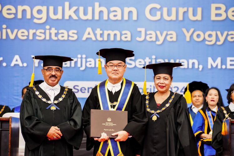 Guru Besar UAJY Kembangkan Ide Corporate Entrepreneurship sebagai Pendukung Keberhasilan Bisnis Kontraktor   