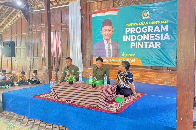 612 Pelajar di Sleman Terima Bantuan Program Indonesia Pintar Disalurkan Kaisar Abu Hanifah, Orangtua Tak Boleh Pakai untuk Keperluan Pribadi
