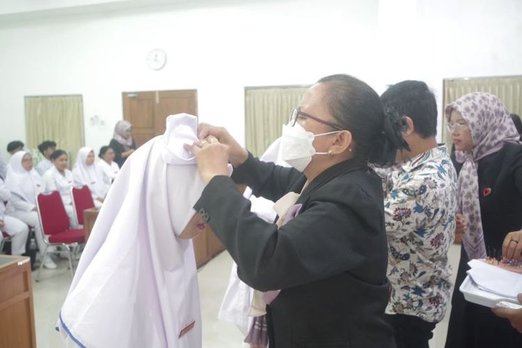 Prodi D3 Kebidanan Unriyo Gelar Capping Ceremony, Menandai Kesiapan untuk Praktik Klinik