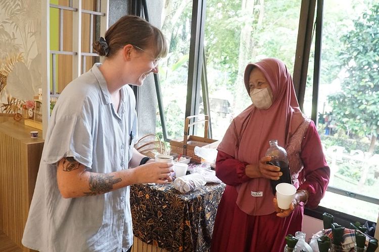 Mahasiswa Australia Pelajari Budaya Indonesia, Nikmati Ketan Lupis hingga Latihan Pencak Silat