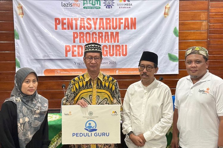 100 Guru TK SD Muhammadiyah di Kota Yogya Dapat Sembako Bingkisan Lebaran