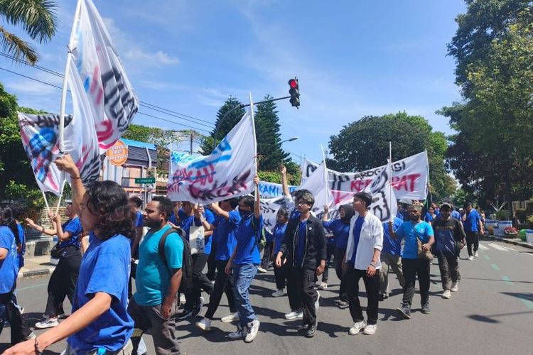 UKSW Bergolak, Digoyang Demo Mahasiswa dan Dosen