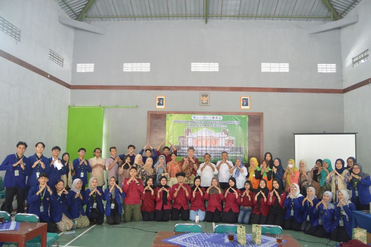 SADAKAH, Inovasi Digital HIMATIKA UNY Wujudkan Desa Nol Sampah