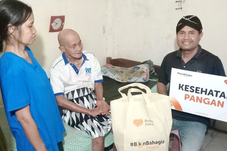 Penyaluran Sembako Merah Putih di Kampung Muja Muju