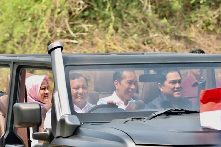 Jokowi Nyaman Disopiri Prabowo, Kode Keras Dukungan di Pilpres 2024