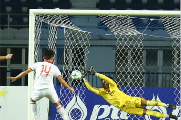 Babak Pertama Final AFF U-23 Berakhir 0-0, Ernando Berhasil Halau Tendangan Penalti Lawan