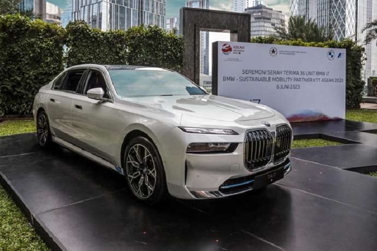 KTT ke-43 ASEAN di Jakarta, Mobil Listrik BMW i7 xDrive60 Gran Lusso Pelayan Pemimpin Negara