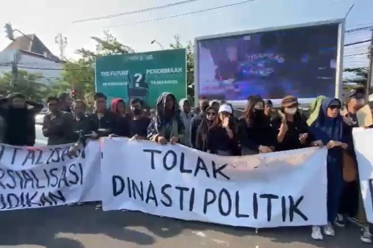 Demonstrasi Mahasiswa dan Warga di Yogyakarta Tolak Politik Dinasti