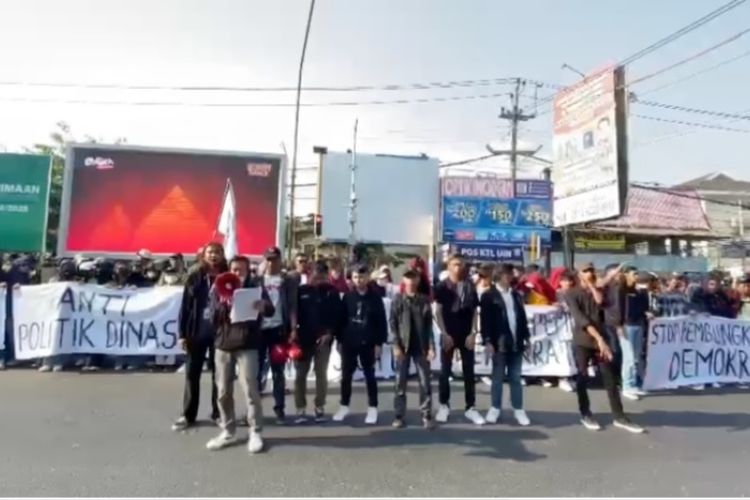 Demo di Pertigaan UIN, Mahasiwa Yogya Sebut Indonesia Dicengkeram Politik Dinasti