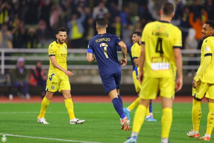 Al Nassr Pecundangi Al Taawon 4-1, Cristiano Ronaldo Cetak Gol di Injury Time