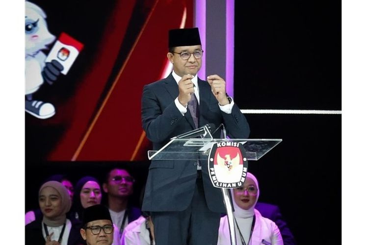 Anies Gunakan Bahasa Isyarat Saat Debat Terakhir, Netizen: Ini Baru Gimmick Keren