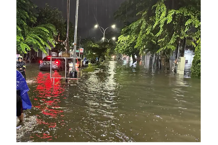 Akibat Hujan Lebat, Banjir Melanda 10 Wilayah di Kota Semarang, Angin Kencang Sebabkan Pohon Tumbang
