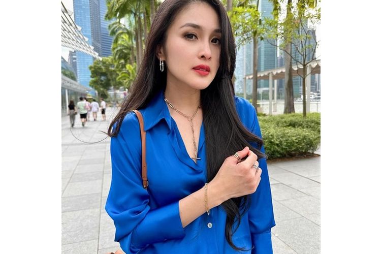 Sang Suami Terseret Dalam Kasus Korupsi Timah, Sandra Dewi Tutup Kolom Komentar Instagram