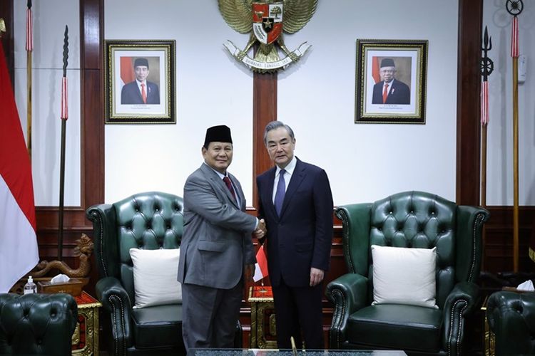 Menlu Tiongkok Kunjungi Prabowo Subianto di Gedung Kemhan, Ucap Selamat dan Bicara Hubungan Bilateral