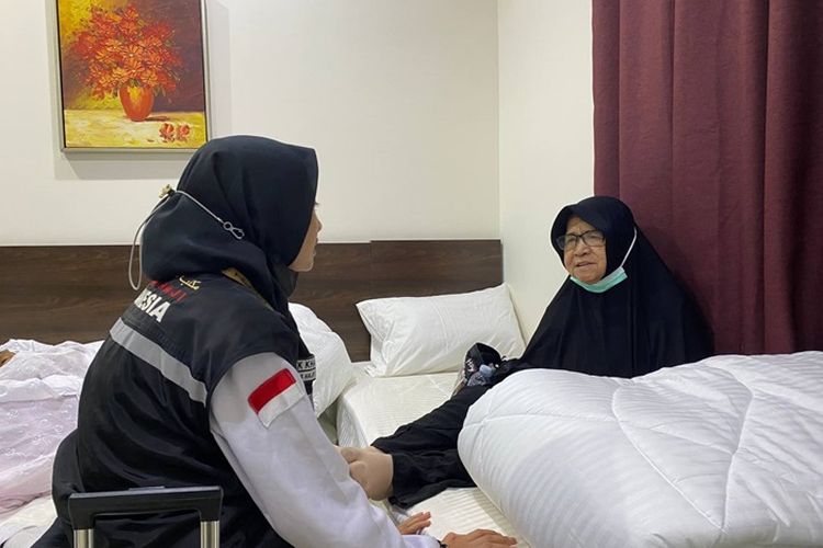 Jelang Pucak Haji, PPIH Gelar Safari Wukuf Bagi Jemaah Lansia dan Disabilitas Non Mandiri