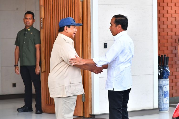 Jokowi Ulang Tahun ke-63, Prabowo Beri Ucapan Selamat di Bandara Halim Perdana Kusuma