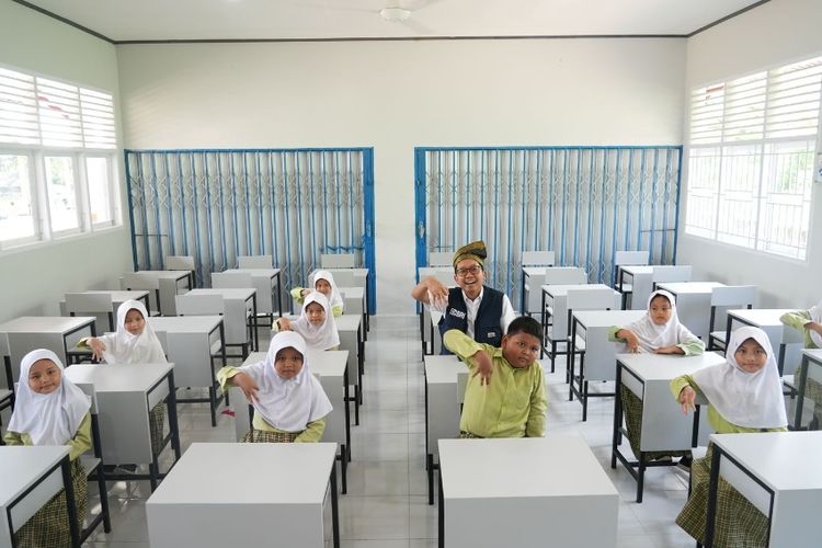 Tingkatkan Kualitas Pendidikan dan Cetak SDM Unggul, ‘BRI Peduli Ini Sekolahku’ Bantu Renovasi SDN 001 Sungai Pagar Kampar Riau