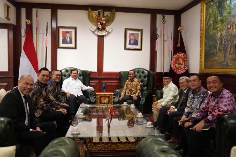 Ketum Partai Politik Berkumpul Duduk Satu Meja di HUT Prabowo: Mari Bersama Jaga Persatuan Nasional