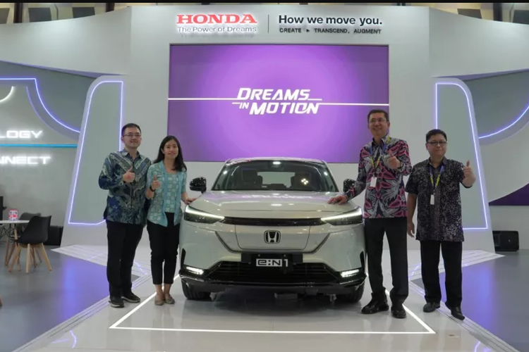 GIIAS Semarang 2024: Honda Tampilkan Step WGN e:HEV dan Mobil Listrik e:N1 untuk Pertama Kalinya