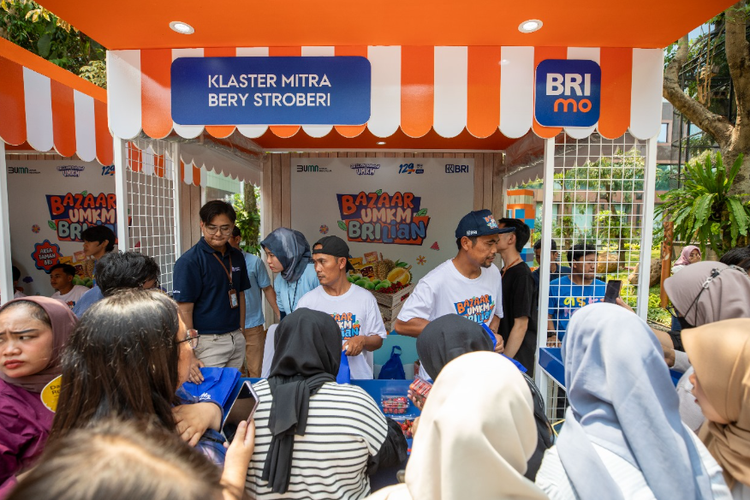 Pemberdayaan BRI Bikin Manis Bisnis Stroberi Melalui Klaster Mitra Bery