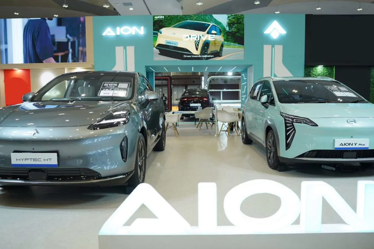 Mobil Listrik AION Y Plus dan Hyptec HT di GIIAS Semarang 2024 Jadi Magnet Penunjung