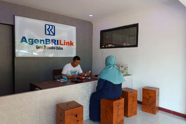 AgenBRILink di Situbondo Sukses Dekatkan Akses Perbankan bagi Masyarakat Sekitar: Berawal dari Coba-coba lho!