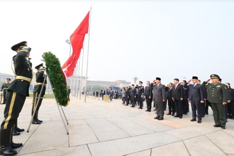 Kunjungan Perdana ke China, Presiden Prabowo Bersama Delegasi Indonesia Kunjungi Monumen Pahlawan Rakyat di Beijing